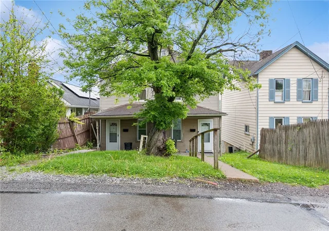 Photo 3 of Multi family home for sale at 4 6 Charles St, Dravosburg, PA 15034 | MLS# 1752577 | Listing updated on 2026-08-17
