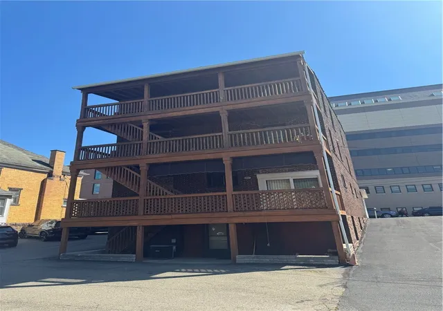 Photo 3 of Single family home for sale at 228 S Washington St #226, City Of But Se, PA 16001 | MLS# 1752811 | Listing updated on 2026-08-18