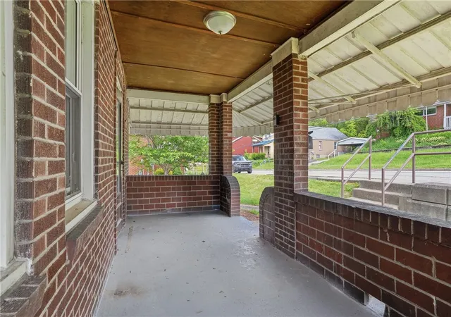 Photo 3 of Single family home for sale at 821 Worthington Ave, Clairton, PA 15025 | MLS# 1752758 | Listing updated on 2026-10-06