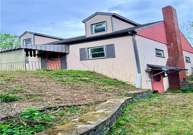 Photo 2 of Single family home for sale at 125 Evans City Rd, Twp Of But Nw, PA 16001 | MLS# 1753151 | Listing updated on 2026-08-28