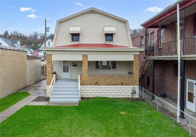 Photo 1 of Single family home for sale at 620 Broadway Ave, Mc Kees Rocks, PA 15136 | MLS# 1753436 | Listing updated on 2026-08-30