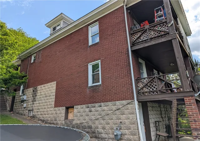 Photo 3 of House for sale at 825 Benwood Ave, Mc Kees Rocks, PA 15136 | MLS# 1753585 | Listing updated on 2026-08-18