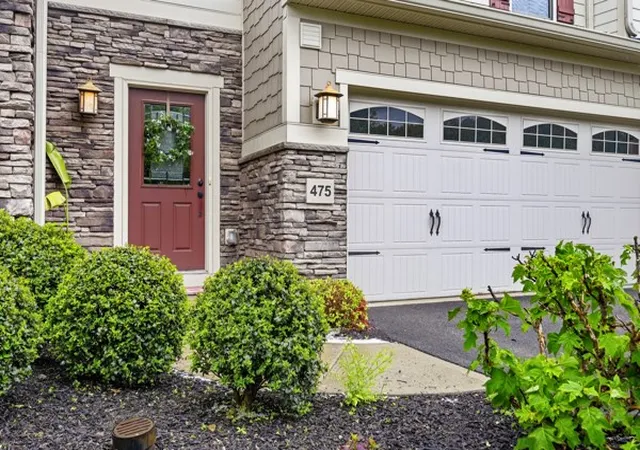 Photo 2 of Townhouse for sale at 475 Fairmont Dr, Marshall, PA 15090 | MLS# 1753836 | Listing updated on 2026-08-26