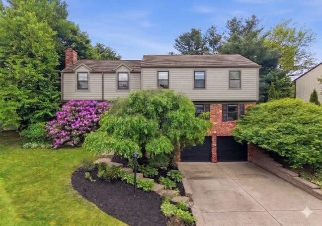 Photo 2 of Single family home for sale at 911 Summit Dr, Marshall, PA 15090 | MLS# 1753535 | Listing updated on 2026-08-29