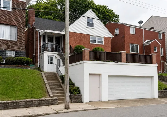 Photo 3 of Single family home for sale at 3474 Webster Ave, Pittsburgh, PA 15219 | MLS# 1753870 | Listing updated on 2026-08-29