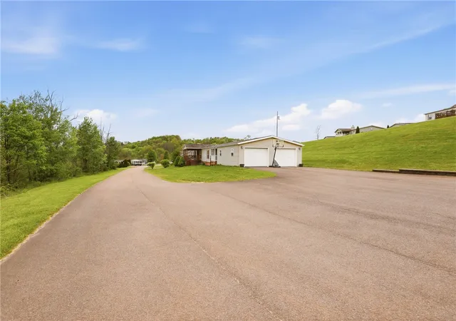 Photo 3 of Manufactured home for sale at 54 Brodview Ln, Berlin, PA 15530 | MLS# 1753940 | Listing updated on 2026-08-26