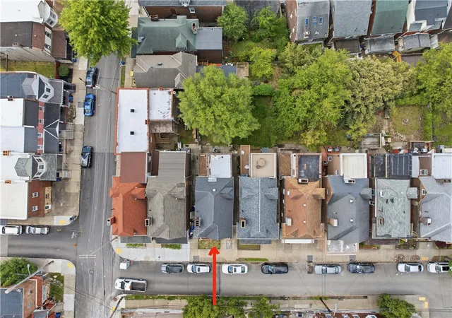 Listing Photo 2 - Condo for sale in building located at 340 Ophelia St, Oakland, PA 15213 - Unit #