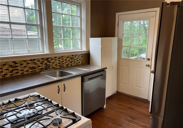 Photo 4 of Single family home for sale at 68 Center Ave, Burgettstown Boro, PA 15021 | MLS# 1754265 | Listing updated on 2026-08-22