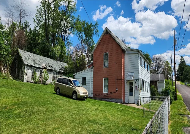 Photo 3 of Single family home for sale at 2014 5th Street, Cardale, PA 15420 | MLS# 1754518 | Listing updated on 2026-08-21