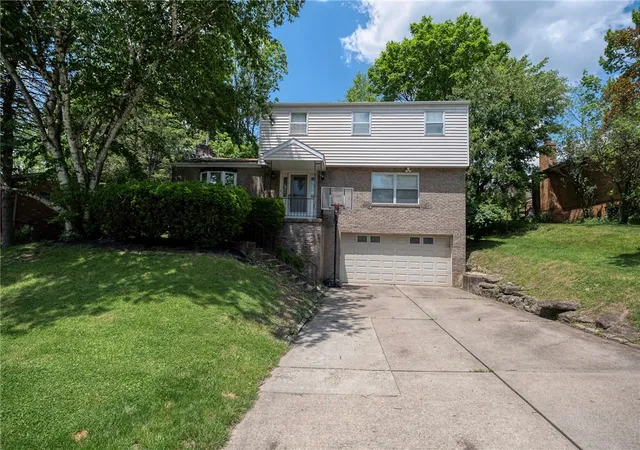 Photo 3 of Single family home for sale at 4435 Marywood Dr, Monroeville, PA 15146 | MLS# 1754490 | Listing updated on 2026-08-18