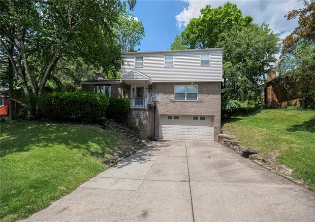 Photo 3 of Single family home for sale at 4435 Marywood Dr, Monroeville, PA 15146 | MLS# 1754490 | Listing updated on 2026-08-18