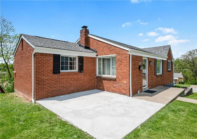 Photo 2 of Single family home for sale at 904 Sunnyside Dr, West Mifflin, PA 15122 | MLS# 1754312 | Listing updated on 2026-08-23