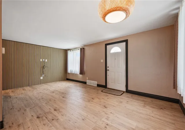 Photo 4 of Single family home for sale at 904 Sunnyside Dr, West Mifflin, PA 15122 | MLS# 1754312 | Listing updated on 2026-09-24