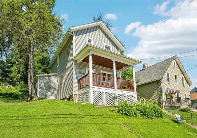Photo 3 of Single family home for sale at 412 Brown Ave, Butler, PA 16001 | MLS# 1754770 | Listing updated on 2026-08-21