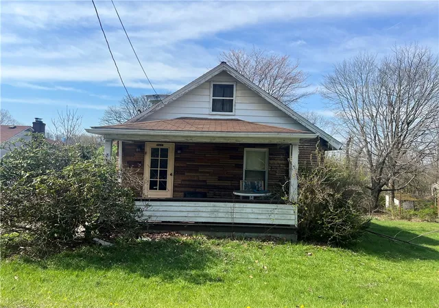 Photo 1 of Single family home for sale at 869 E Hill Dr, New Kensington, PA 15068 | MLS# 1754937 | Listing updated on 2026-08-18
