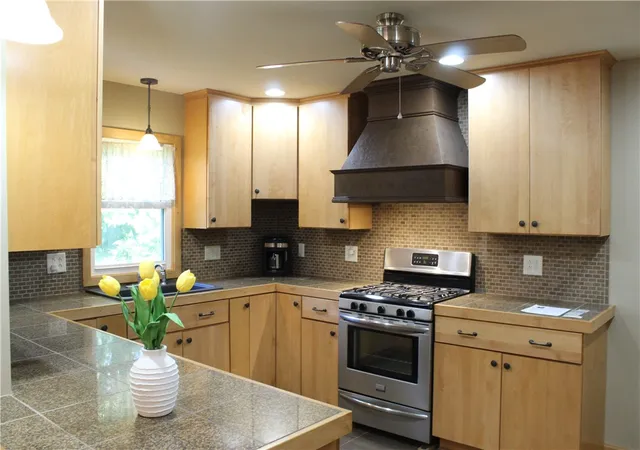 Photo 3 of Single family home for sale at 3106 Fernwood Ln, New Castle, PA 16105 | MLS# 1755059 | Listing updated on 2026-08-30