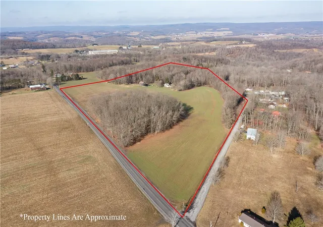 Photo 3 of Sale Pending at 7355 Penn Ave, Somerset, PA 15501 | MLS# 1755110 | Listing updated on 2026-08-21