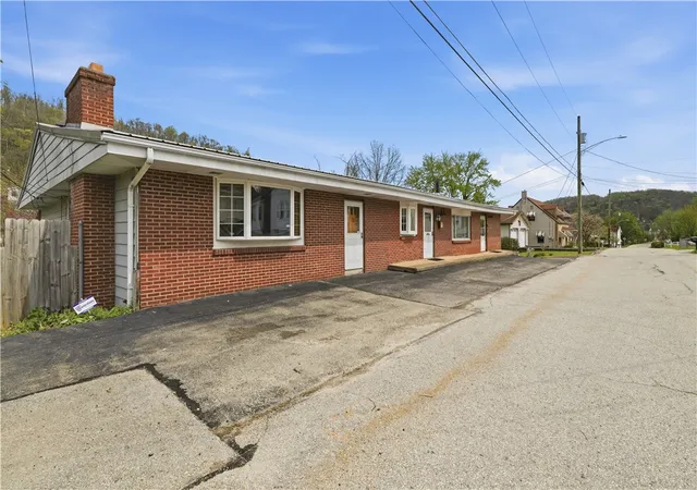 Photo 2 of Single family home for sale at 313 Allison St, West Newton, PA 15089 | MLS# 1754613 | Listing updated on 2026-08-21
