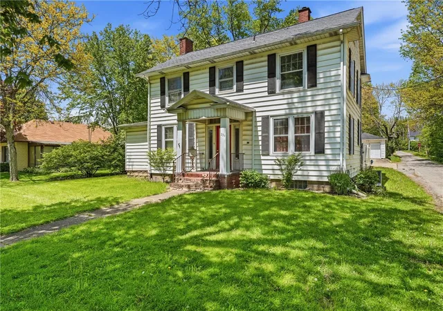 Photo 2 of Single family home for sale at 224 W Market St, Mercer Boro, PA 16137 | MLS# 1755323 | Listing updated on 2026-08-23