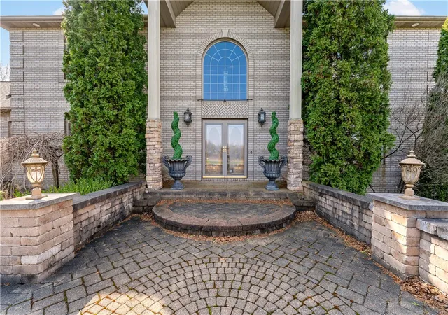 Photo 2 of Single family home for sale at 10 Briarwood Ln, Wilmington Twp, PA 16142 | MLS# 1753198 | Listing updated on 2026-08-14