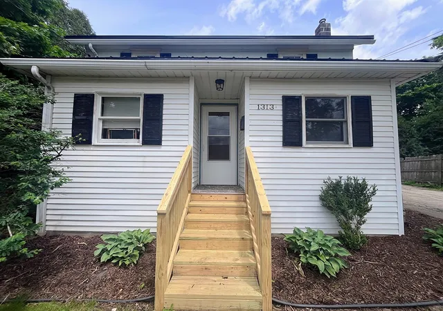 Photo 2 of Single family home for sale at 1313 Locust St, Indiana Boro, PA 15701 | MLS# 1756942 | Listing updated on 2026-08-17
