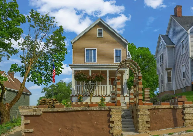 Photo 3 of Single family home for sale at 164 Sheridan Ave, Pittsburgh, PA 15202 | MLS# 1757003 | Listing updated on 2026-08-18