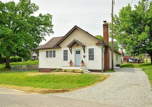 Photo 1 of Single family home for sale at 113 3rd Street, Chartiers, PA 15342 | MLS# 1757082 | Listing updated on 2026-10-02
