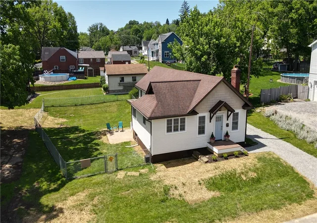 Photo 3 of Single family home for sale at 113 3rd Street, Chartiers, PA 15342 | MLS# 1757082 | Listing updated on 2026-10-02