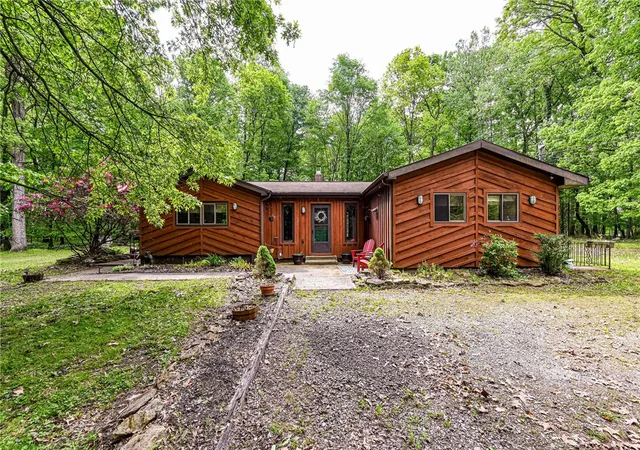 Photo 1 of Single family home for sale at 120 Fox Rd, Loyalhanna, PA 15681 | MLS# 1755298 | Listing updated on 2026-08-24
