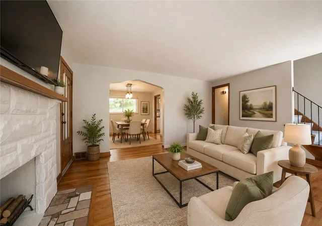 Photo 2 of Single family home for sale at 1504 Greentree Rd, Scott Twp, PA 15220 | MLS# 1757304 | Listing updated on 2026-08-28