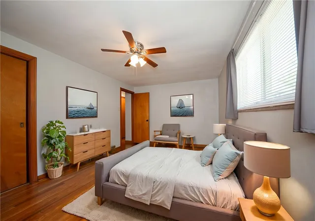 Photo 4 of Single family home for sale at 1504 Greentree Rd, Scott Twp, PA 15220 | MLS# 1757304 | Listing updated on 2026-08-28