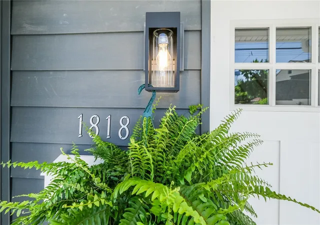 Photo 3 of Single family home for sale at 1818 Middle St, Pittsburgh, PA 15215 | MLS# 1757310 | Listing updated on 2026-08-22