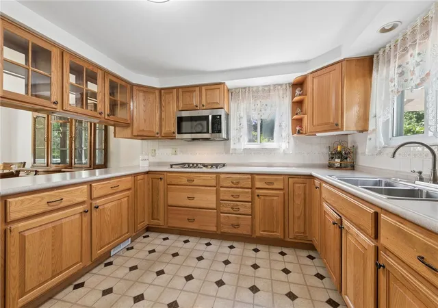 Photo 5 of Single family home for sale at 341 E Agnew Ave, Pittsburgh, PA 15210 | MLS# 1757395 | Listing updated on 2026-08-26