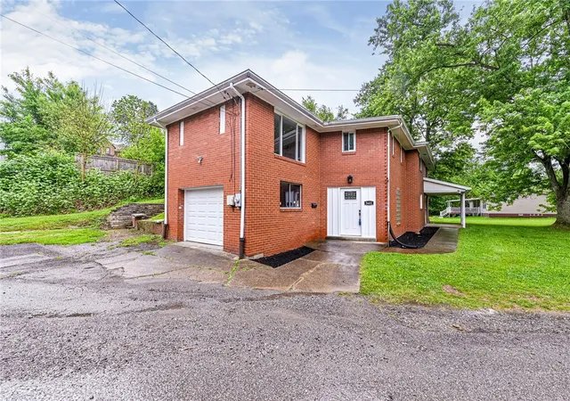 Photo 3 of Single family home for sale at 5601 Rodgers St, Lincoln Place, PA 15207 | MLS# 1757522 | Listing updated on 2026-08-18