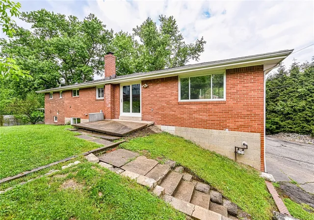 Photo 4 of Single family home for sale at 5601 Rodgers St, Lincoln Place, PA 15207 | MLS# 1757522 | Listing updated on 2026-08-18