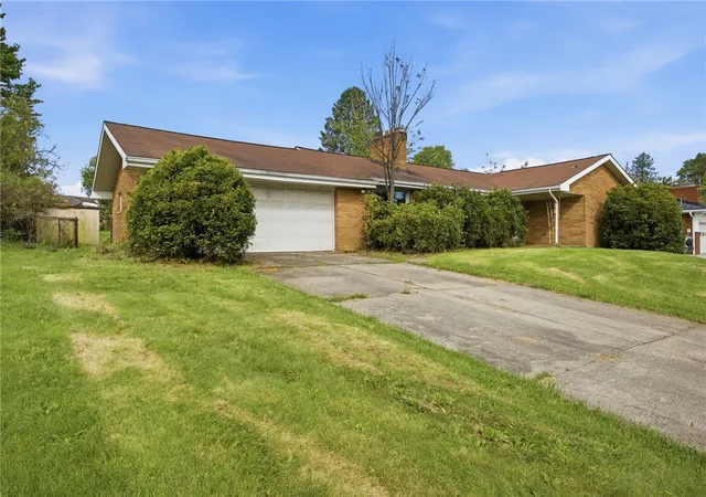 Photo 4 of Sale Pending at 4104 Burnsire Dr, Irwin, PA 15642 | MLS# 1757504 | Listing updated on 2026-08-25