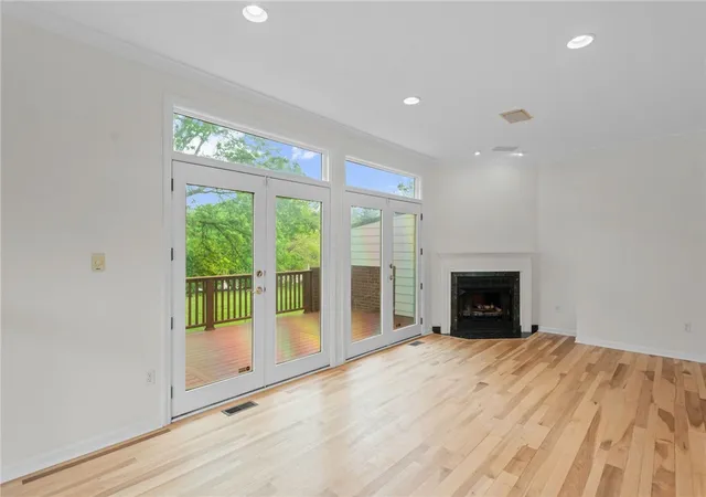 Photo 5 of Townhouse for sale at 20 Waterfront Dr, Pittsburgh, PA 15222 | MLS# 1754302 | Listing updated on 2026-08-12