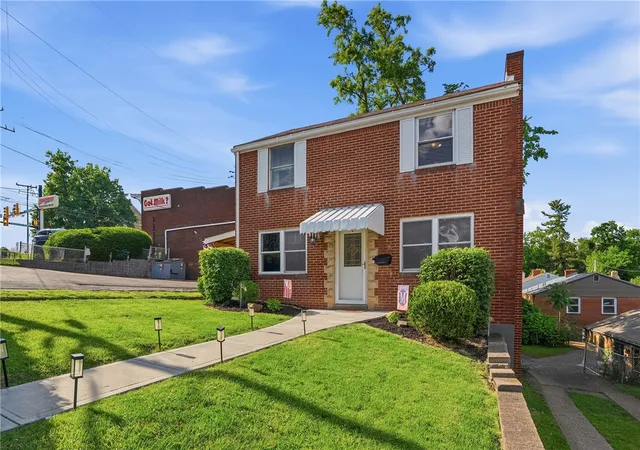 Photo 1 of Single family home for sale at 11 E Willock Rd, Brentwood, PA 15227 | MLS# 1757888 | Listing updated on 2026-08-29
