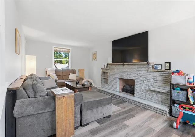 Photo 3 of Single family home for sale at 11 E Willock Rd, Brentwood, PA 15227 | MLS# 1757888 | Listing updated on 2026-08-29
