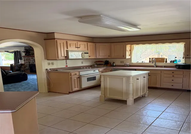 Photo 3 of Single family home for sale at 70 Lake St, Stoneboro, PA 16153 | MLS# 1757984 | Listing updated on 2026-08-24