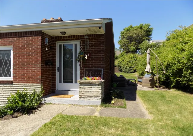 Photo 3 of Single family home for sale at 175 7th Street Ext, New Kensington, PA 15068 | MLS# 1757813 | Listing updated on 2026-08-23
