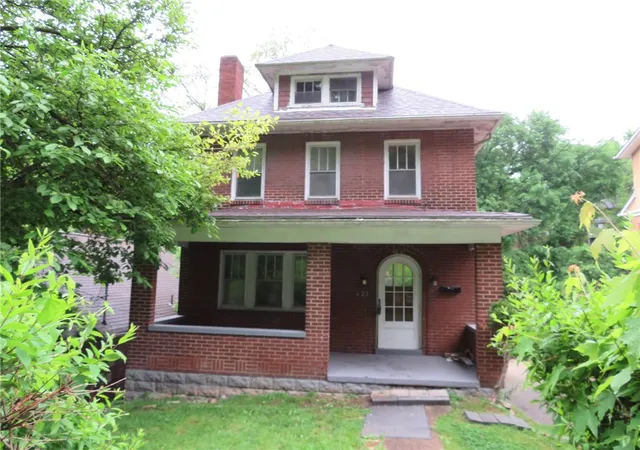 Photo 1 of Sale Pending at 423 Braddock Rd, Pittsburgh, PA 15221 | MLS# 1758210 | Listing updated on 2026-08-25