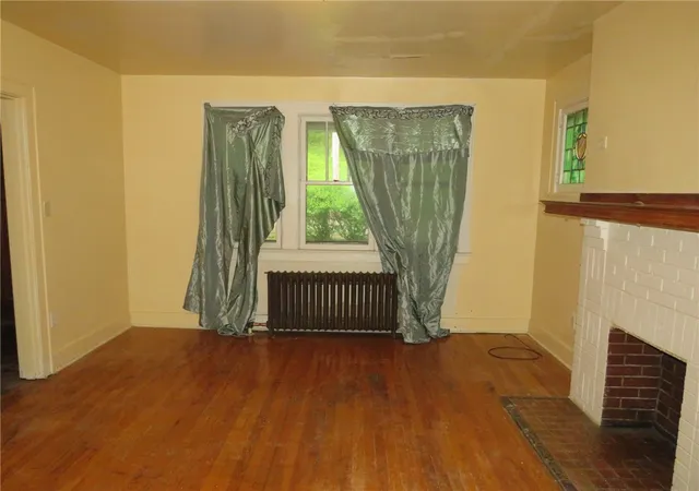Photo 3 of Sale Pending at 423 Braddock Rd, Pittsburgh, PA 15221 | MLS# 1758210 | Listing updated on 2026-08-25