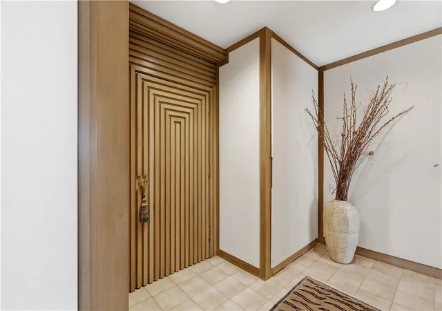 Listing Photo 4 - Condo for sale in building located at 128 N Craig, Oakland, PA 15213 - Unit #416