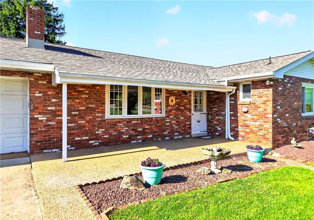 Photo 2 of Single family home for sale at 170 Crawford Ln, Rostraver Township, PA 15012 | MLS# 1758321 | Listing updated on 2026-08-26