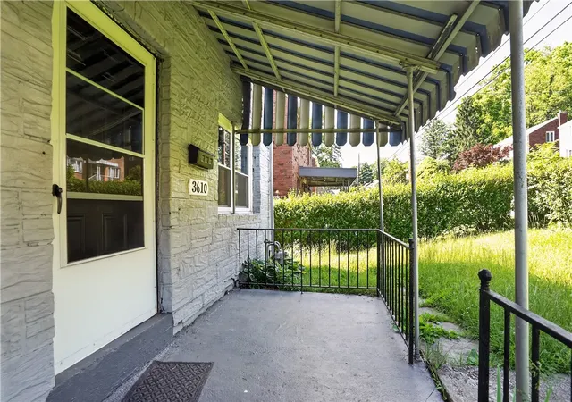 Photo 2 of Single family home for sale at 3610 Kaufmann Ave, Brentwood, PA 15227 | MLS# 1757667 | Listing updated on 2026-08-18