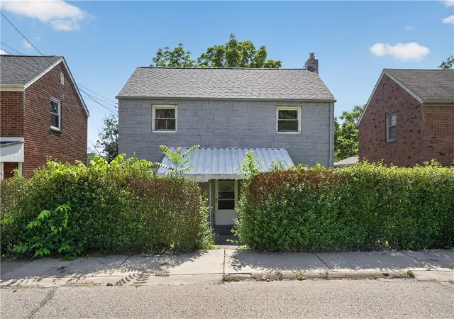 Photo 3 of Single family home for sale at 3610 Kaufmann Ave, Brentwood, PA 15227 | MLS# 1757667 | Listing updated on 2026-08-18