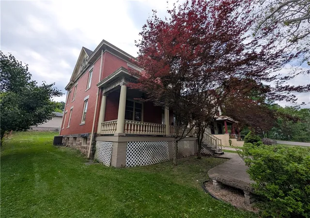 Photo 3 of Single family home for sale at 211 Wills Rd, Connellsville, PA 15425 | MLS# 1758626 | Listing updated on 2026-09-16