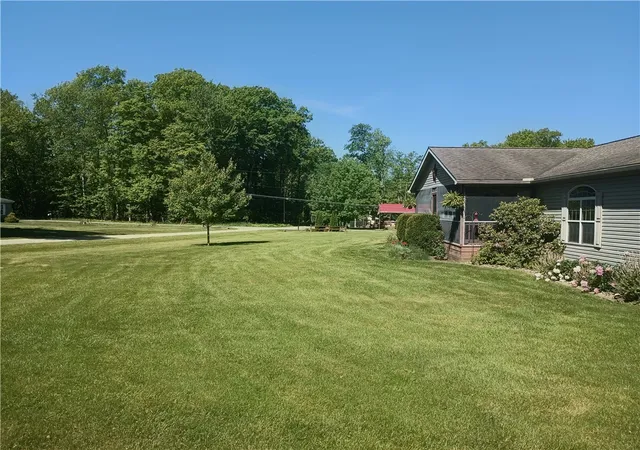Photo 3 of Sale Pending at 2082 Quincy Ln, Linesville, PA 16424 | MLS# 1758668 | Listing updated on 2026-08-22