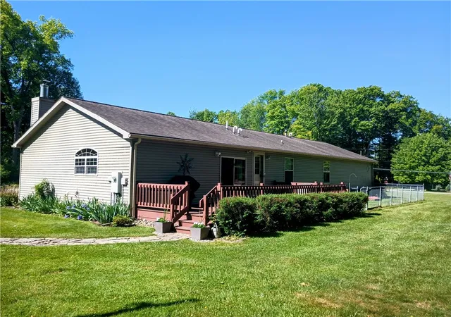 Photo 3 of Sale Pending at 2082 Quincy Ln, Linesville, PA 16424 | MLS# 1758668 | Listing updated on 2026-08-22